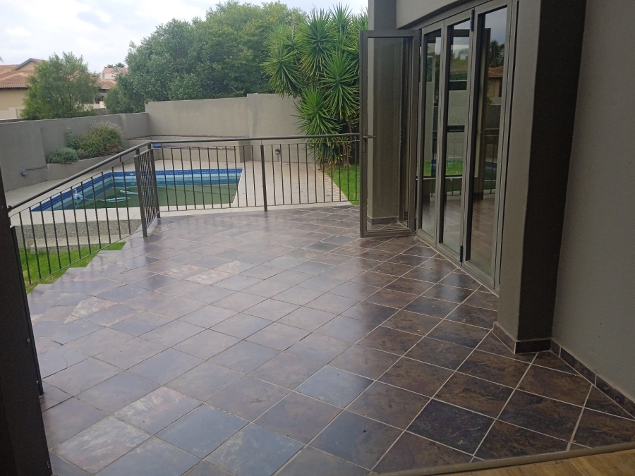 To Let 5 Bedroom Property for Rent in Xanadu North West